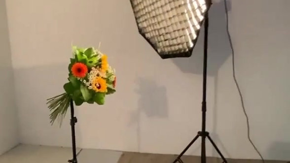 Backstages d'une séance photos fleurie en studio