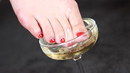 Foot and Sparkling Wine 