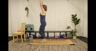 Mindful Yoga to Neutralize the Left and Right Side of the Body
