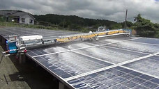 Solar panel cleaning machine