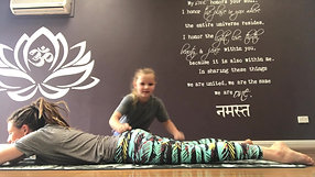 Kids Yoga - Easy Massage