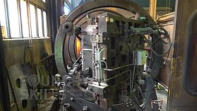 Closing the front unit of an older large croning machine