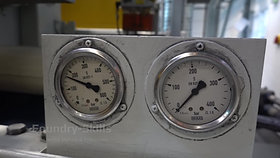 Pressure curve of a high pressure die casting machine in operation