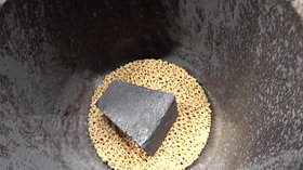 Mould with inoculant in feeder ready for casting