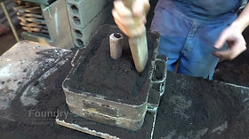 Hand moulding of a cope