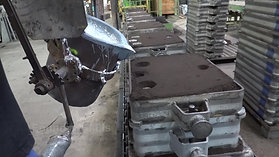 Mould transport and casting