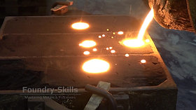 Iron casting with ignition of the casting gases