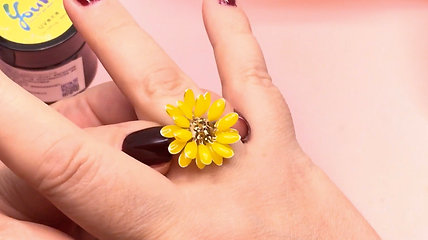 Create Flower Rings with YouV Flower Dip