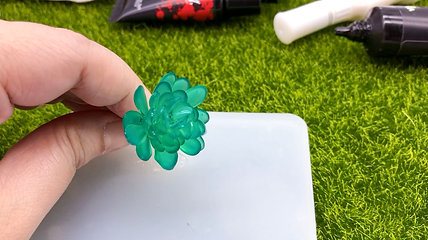Make Succulent Plants with YouV Art Gel