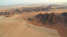 On a survolé le désert du wadi-rum
