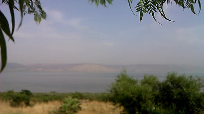 Lac de Tibériade et monts du Golan vus des Béatitudes