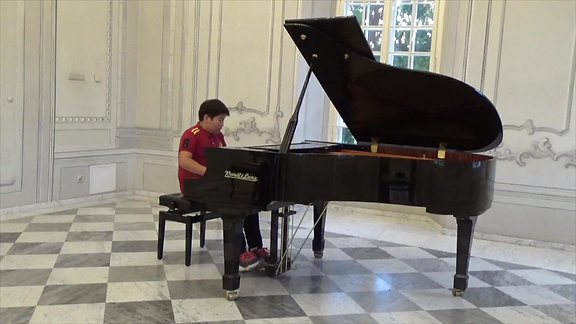 Wilbert performed at Poland's Palace.  