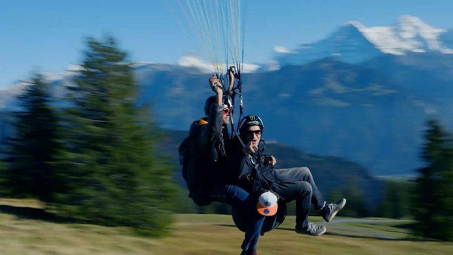 Twin Paragliding Interlaken Gleitschirmfliegen