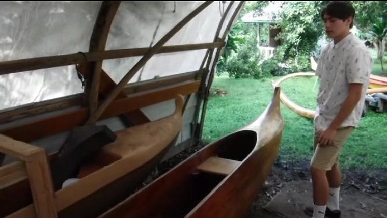 What Makes A Canoe Hawaiian